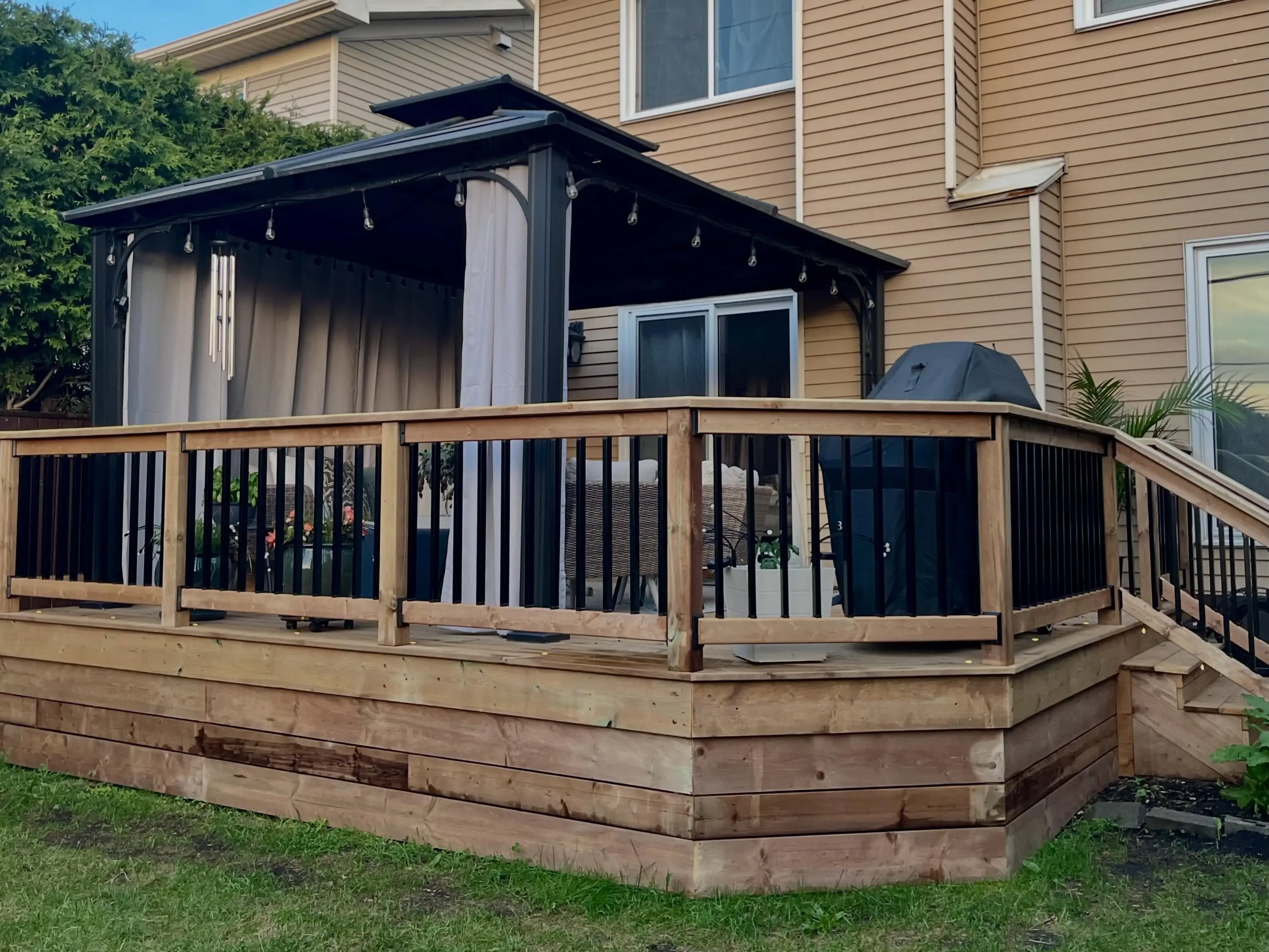 Decks & Outdoor Living